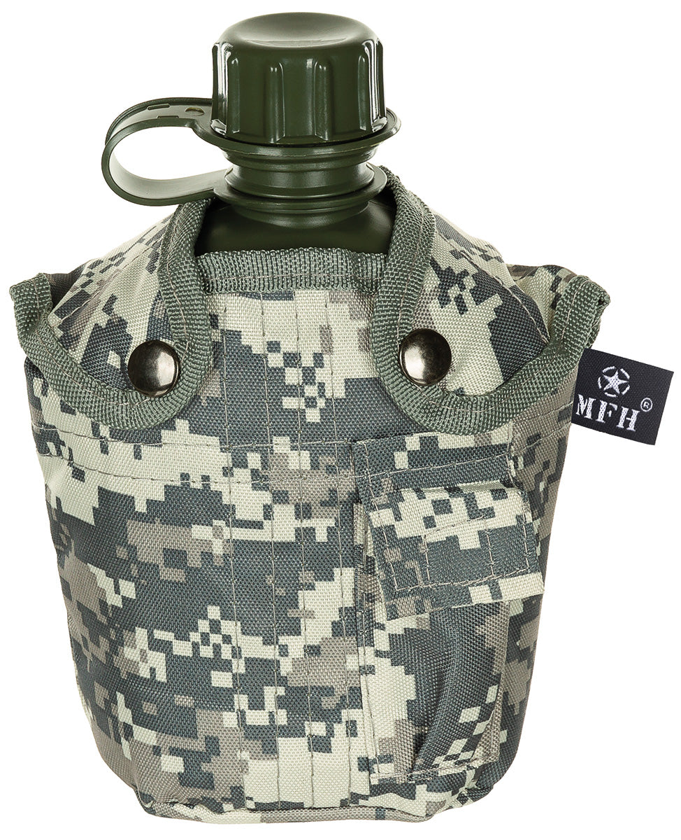 US Plastikfeldflasche m. Hülle 1L. Div. Farben