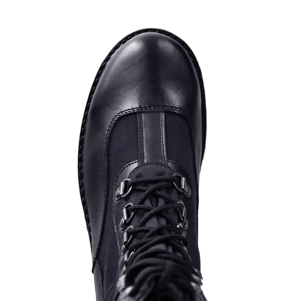 Österreichische Segeltuchschuhe